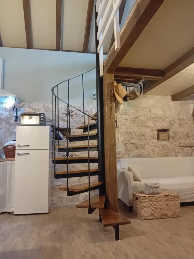 Holiday Home Mimara Korusce Dış mekan fotoğraf